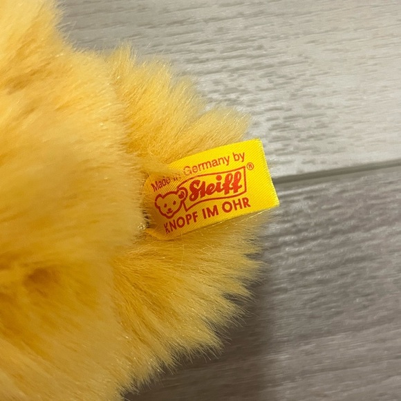 Steiff 12" Bobby Teddy Bear 013379 Golden Yellow Friend Red Bow Brass Button Tag - Picture 3 of 6